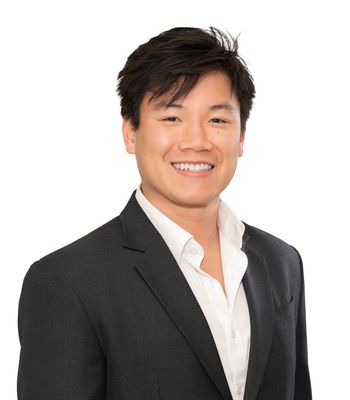 Portrait of Son Hai Vo, REALTOR®.